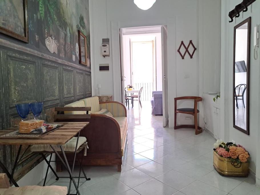Appartamento Cuore Di Napoli 2 Luaran gambar